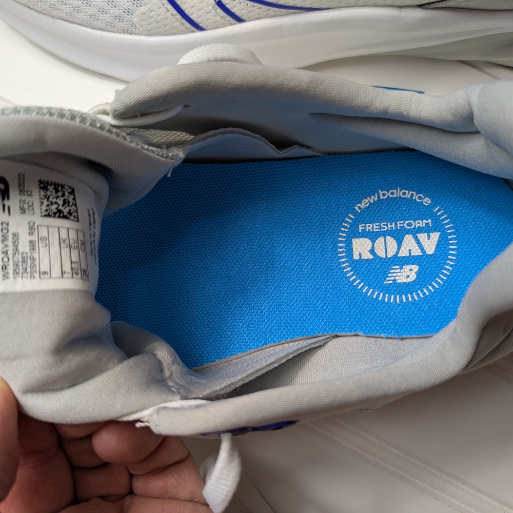 New Balance White and Blue Women's Sneakers - Picture 5 of 12